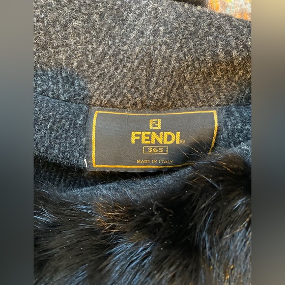Fendi alpaca wool trimmed with black mink - Picture 2 of 4